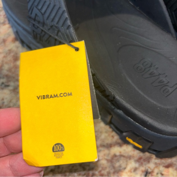 P448 x Vibram Bondi platform flip flop new with Drybag carrying case! - Picture 7 of 12